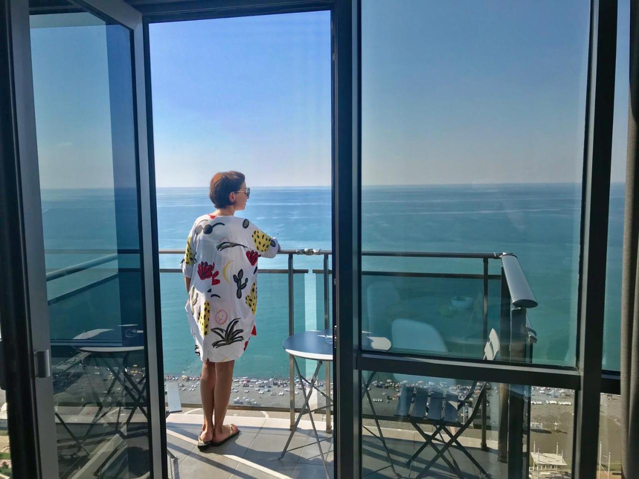 2Br Beachfront Batumi Apt Luxury & Sea Views Exterior foto